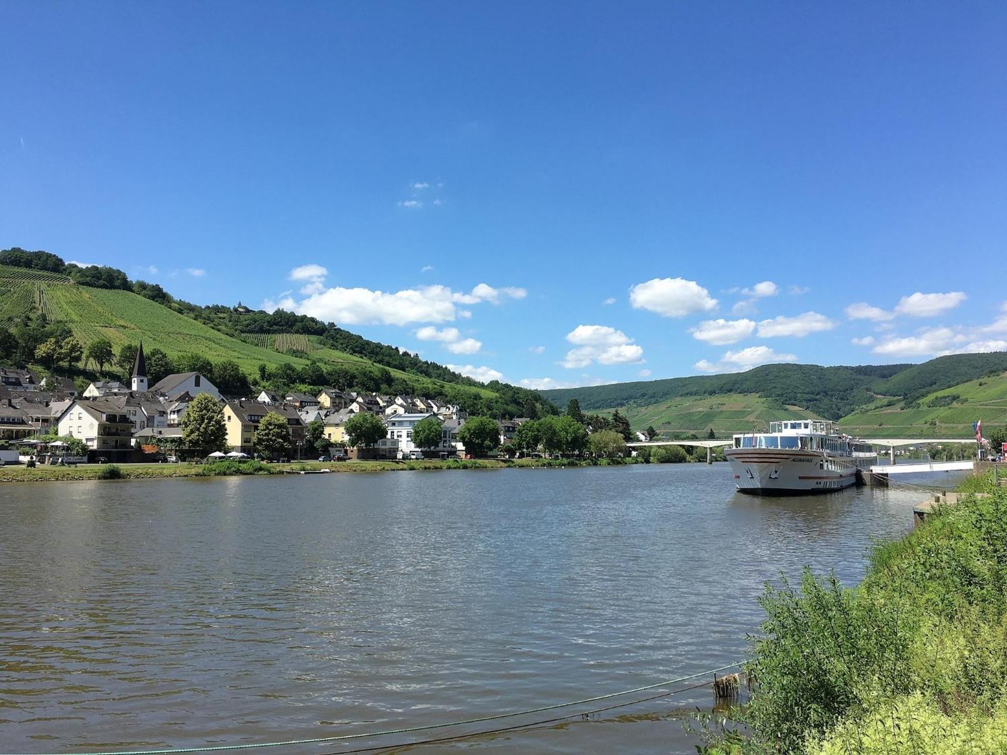 Ferienhaus Moselpromenade Zell an der Mosel Luaran gambar