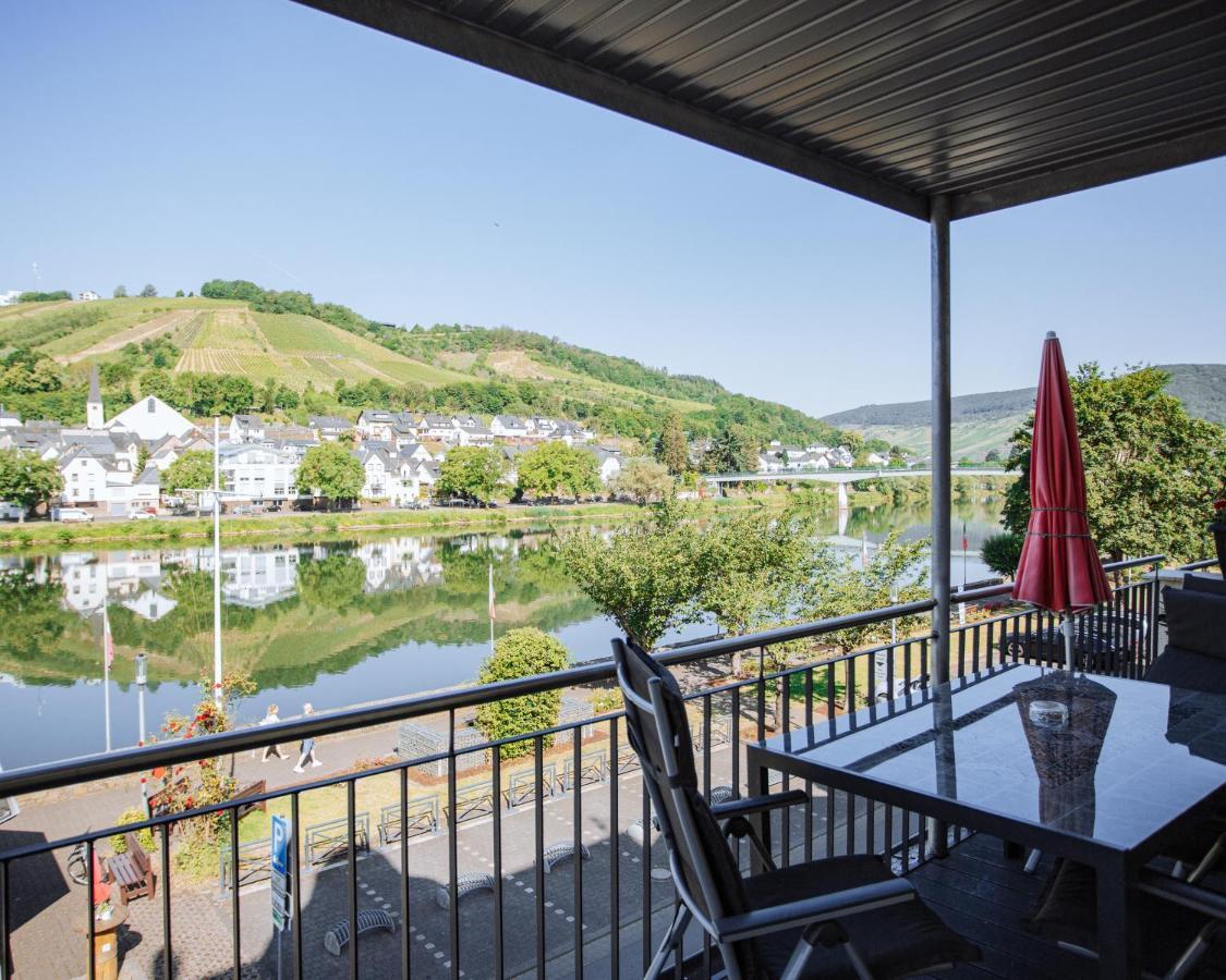 Ferienhaus Moselpromenade Zell an der Mosel Luaran gambar