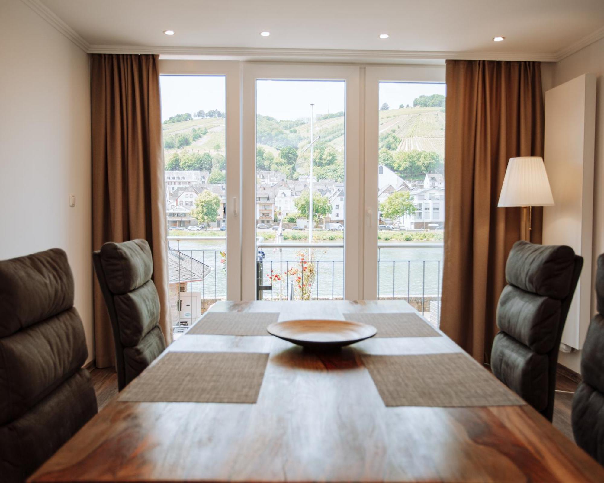 Ferienhaus Moselpromenade Zell an der Mosel Luaran gambar